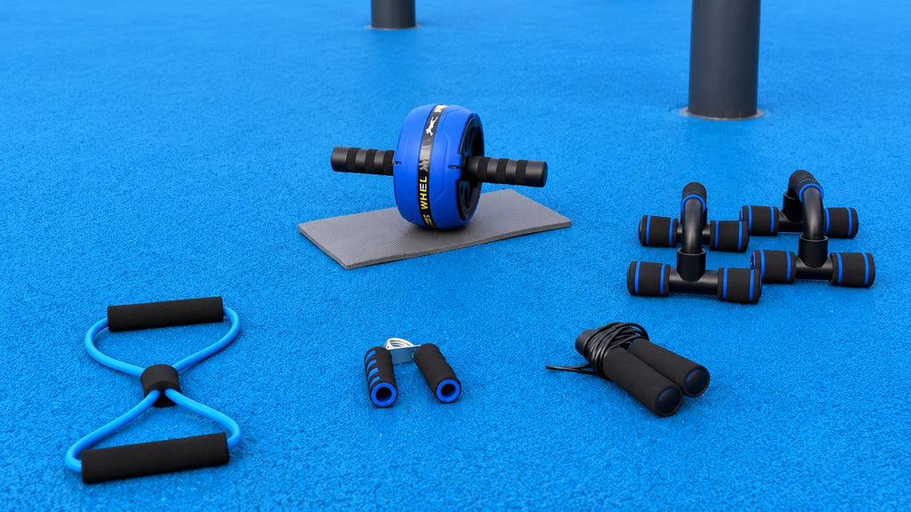 Pack fitness bleu PERFORCE posé au parc