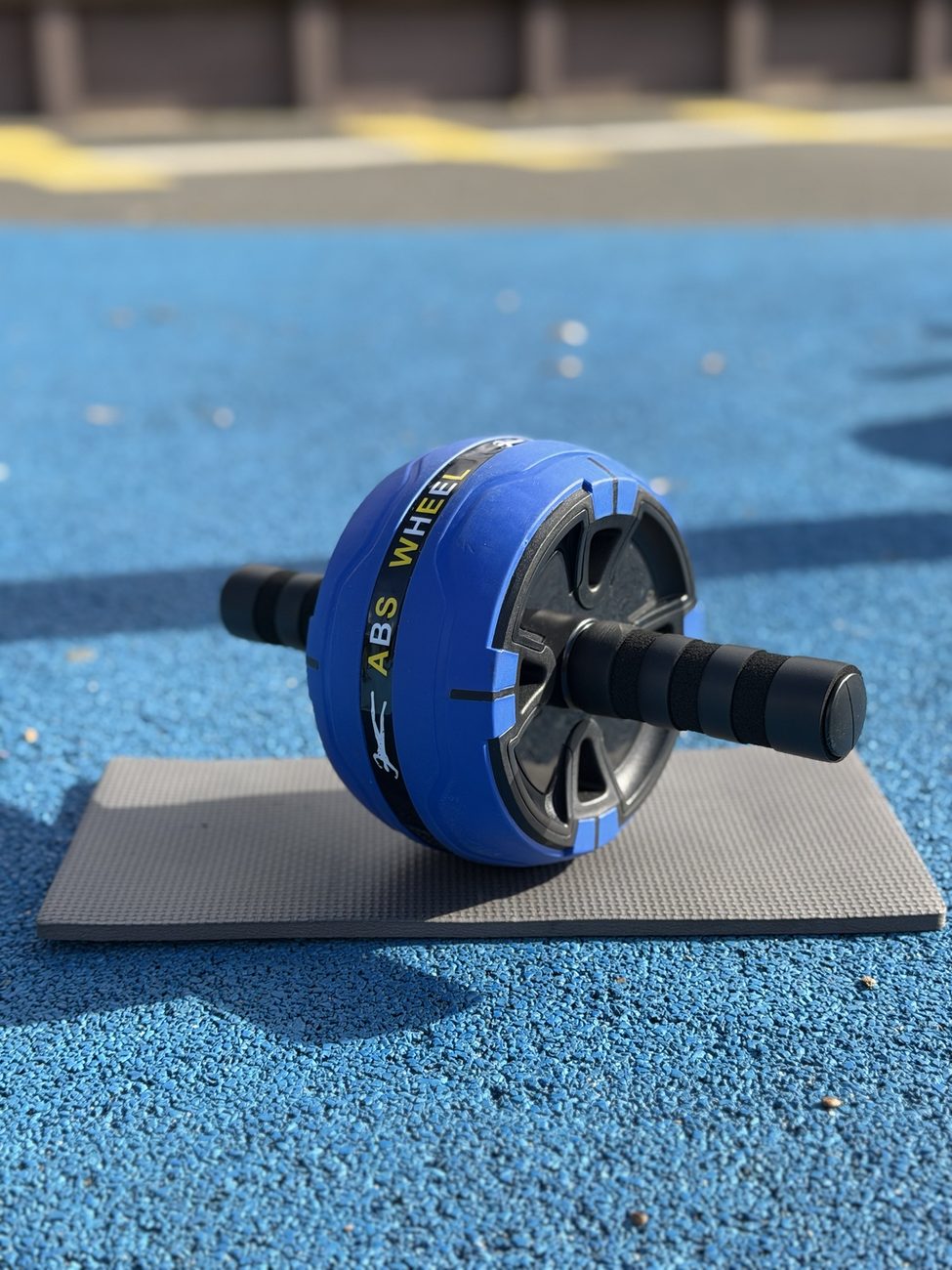 Roue abdominale bleue PERFORCE et son tapis de genoux