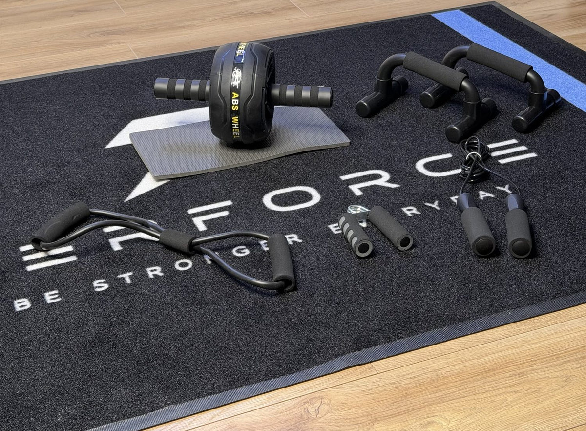 Pack fitness noir PERFORCE sur le tapis de la marque